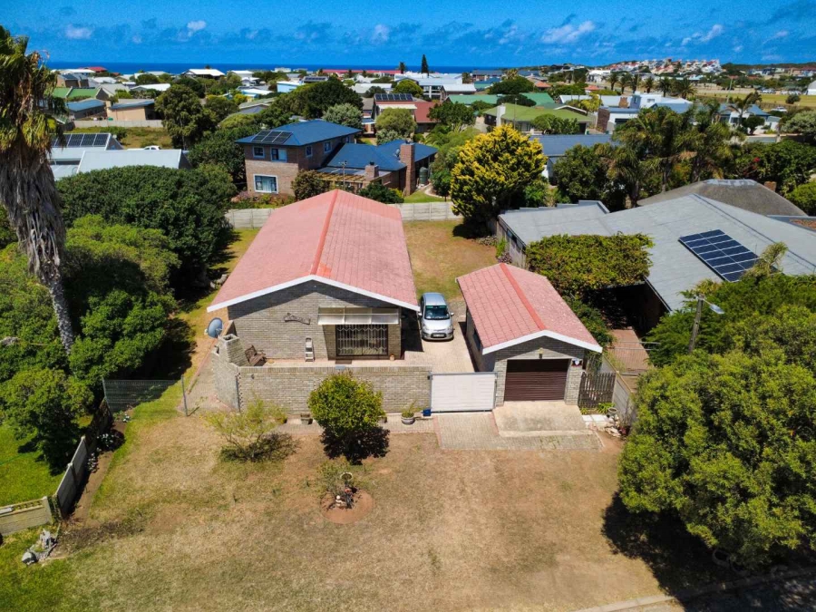 4 Bedroom Property for Sale in Stilbaai Wes Western Cape